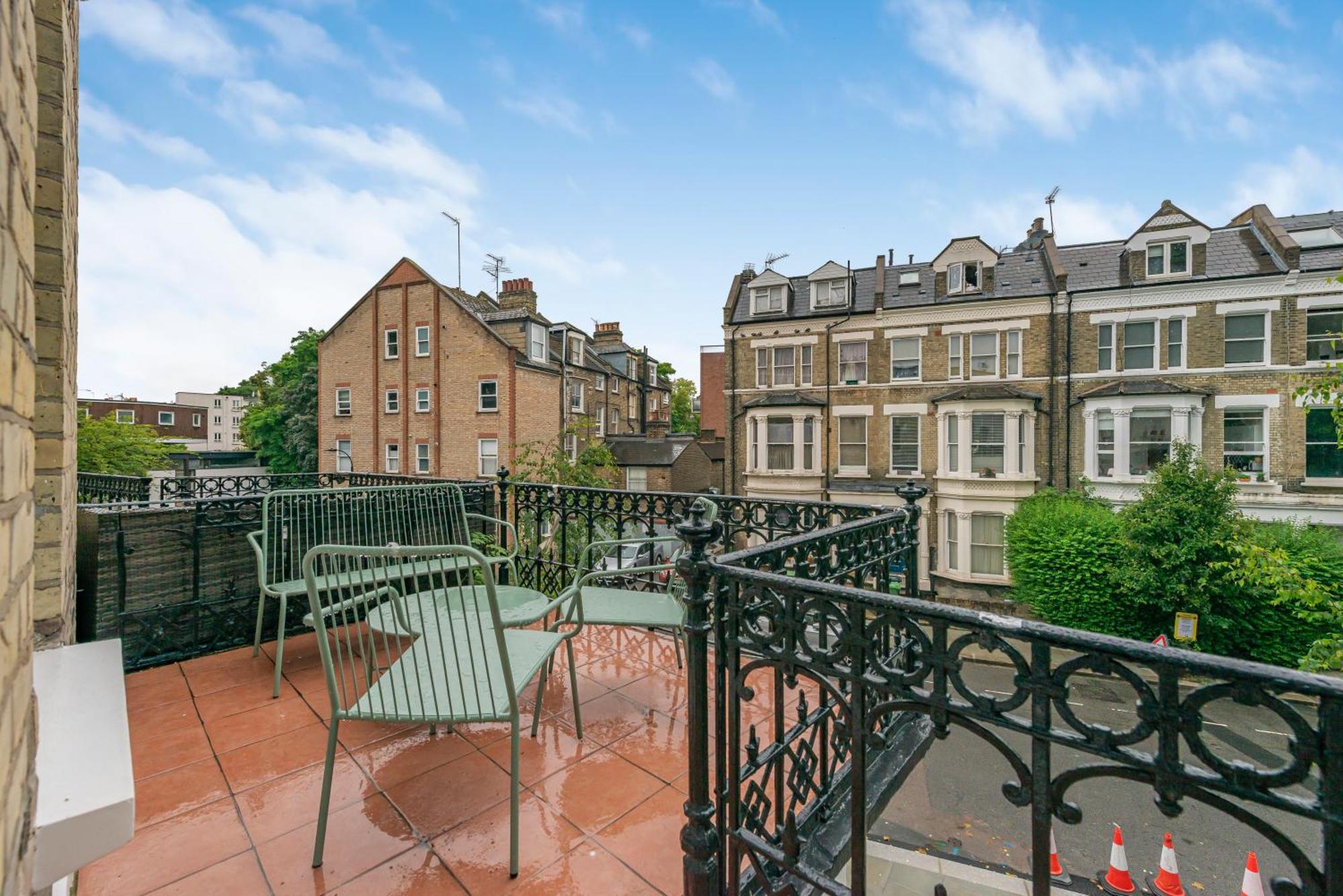 Luxury 3 Bed Apartment With Balcony In Kensington Olympia Londra Esterno foto